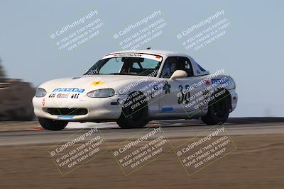 media/Oct-26-2025-CalClub SCCA (Sun) [[8ce1e69566]]/Group 5/Grapevine/